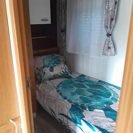 Au Refuge De Lahontan Kır Evi Castelnau-dʼAuzan