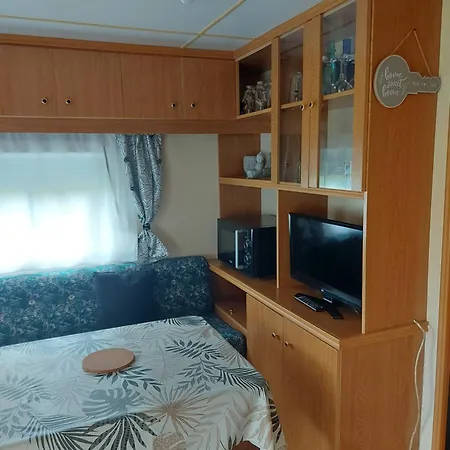 Au Refuge De Lahontan Kır Evi *